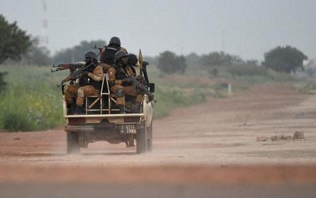 Burkina: remise d'un important lot de matériel militaire au ministère de la  Défense - Wakat Séra Burkina: remise d'un important lot de matériel  militaire au ministère de la Défense